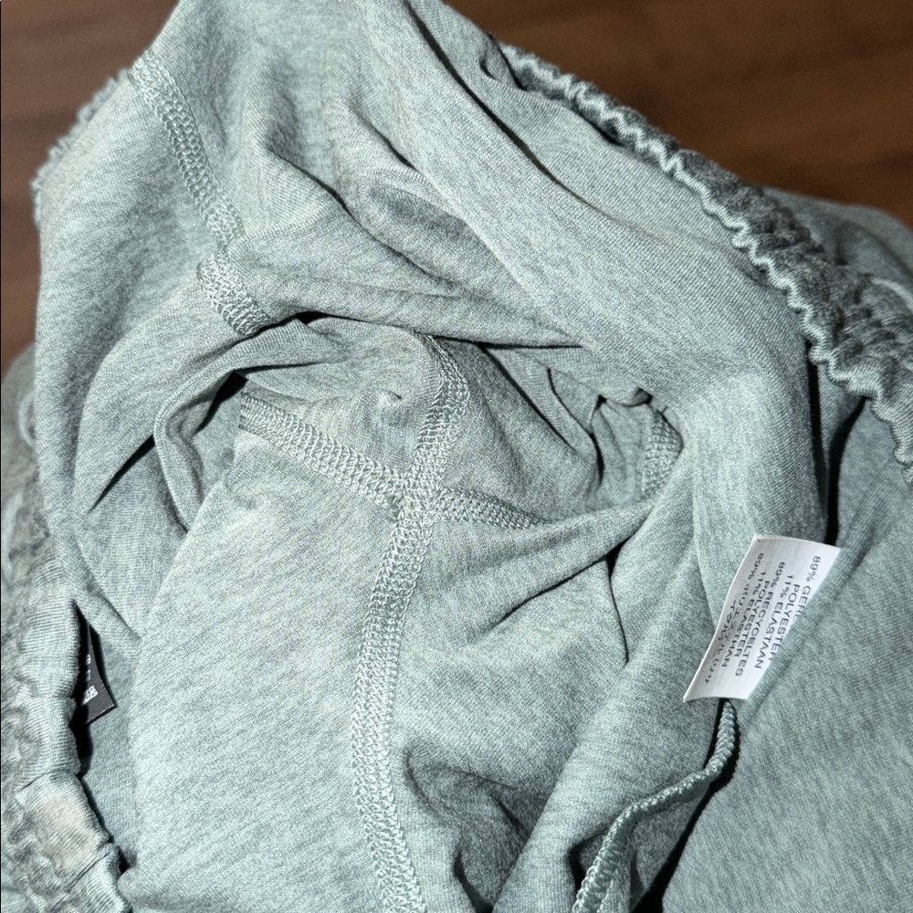Vuori Size Small Boyfriend Sweatpant Green Comfortable Joggers Soft Yoga Pilates - Picture 6 of 12